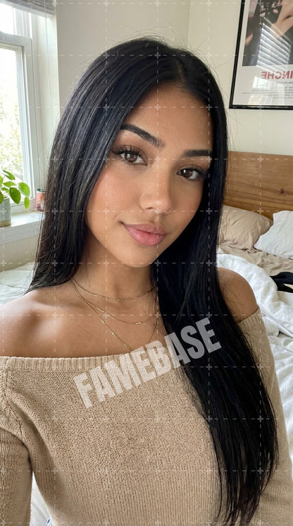 AI Latina - Valentina Cruz - Image 1