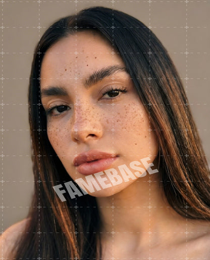 AI Latina - Zara Delgado - Image 1