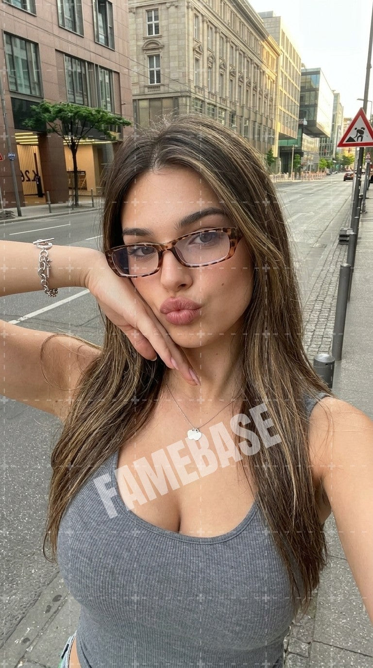 AI Latina - Iris Juarez - Image 3
