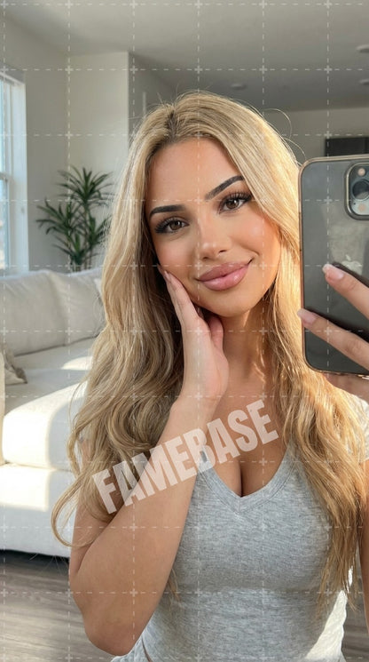 AI Latina - Valeria Gomez - Image 1