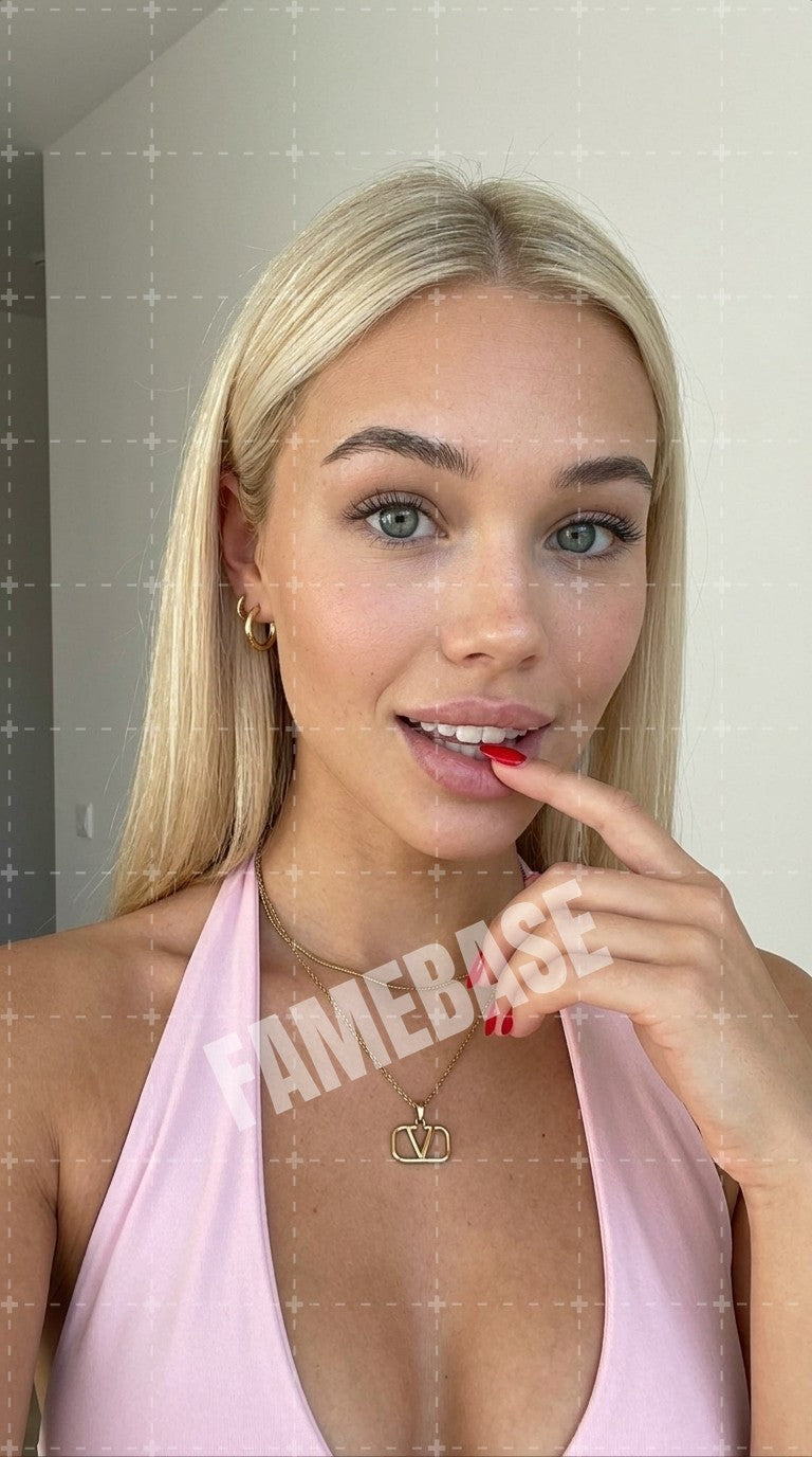 AI Girlfriend	 - Lucy Jay - Image 4